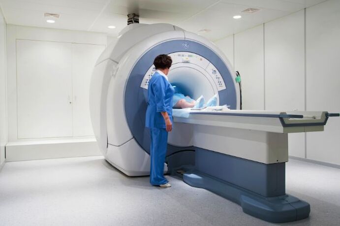 Osteokondrosi torazikoaren MRI diagnostikoa